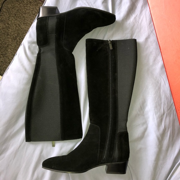Aquatalia Shoes - Stunning NWT Aquatalia knee high suede boots